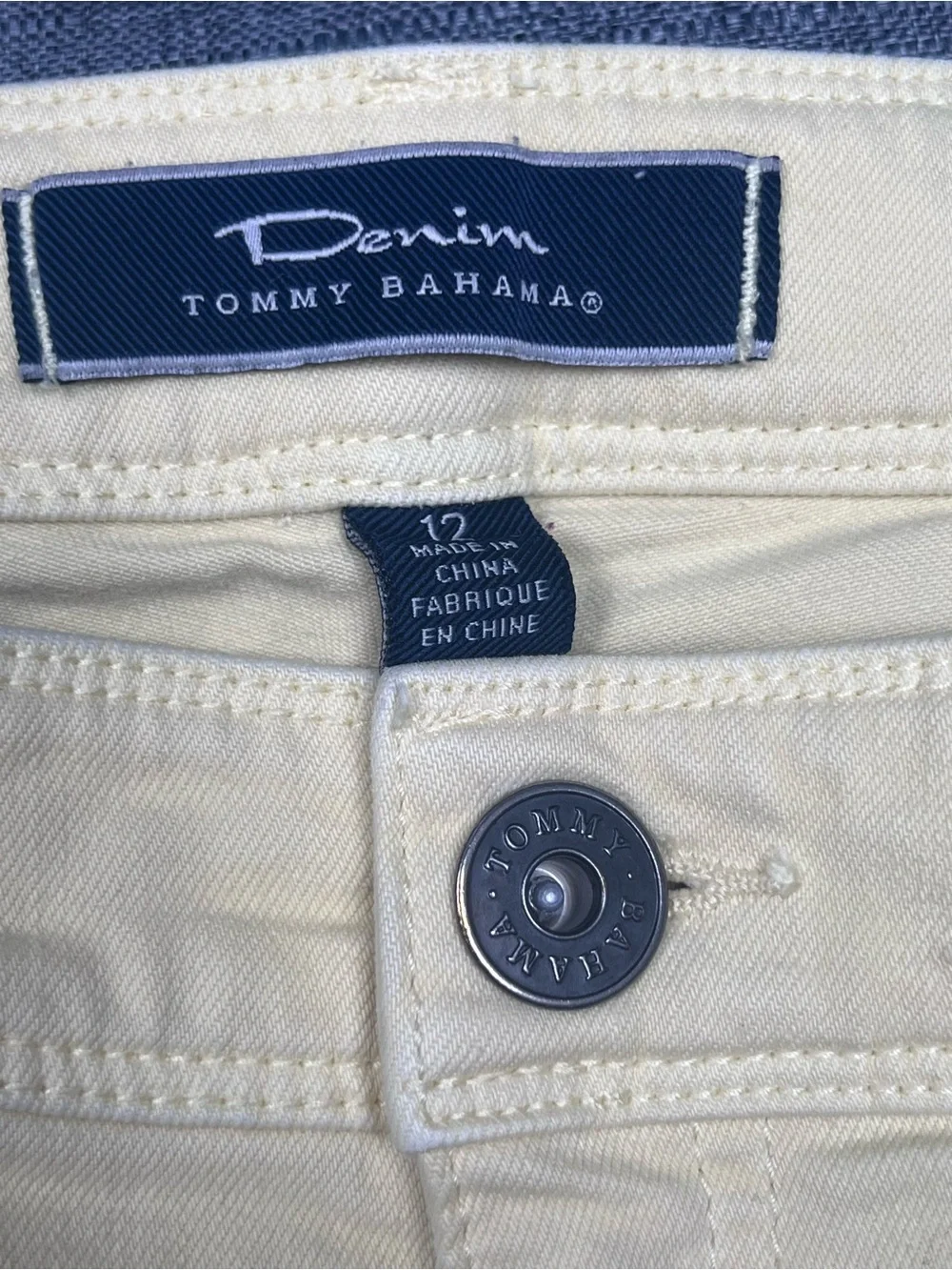 Tommy Bahama Denim Yellow Bermuda Shorts Women’s Size 12 Stretch